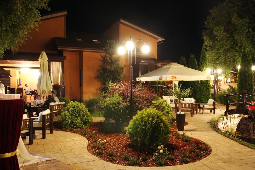Rixo'S Guesthouse Cîrcea Exterior foto