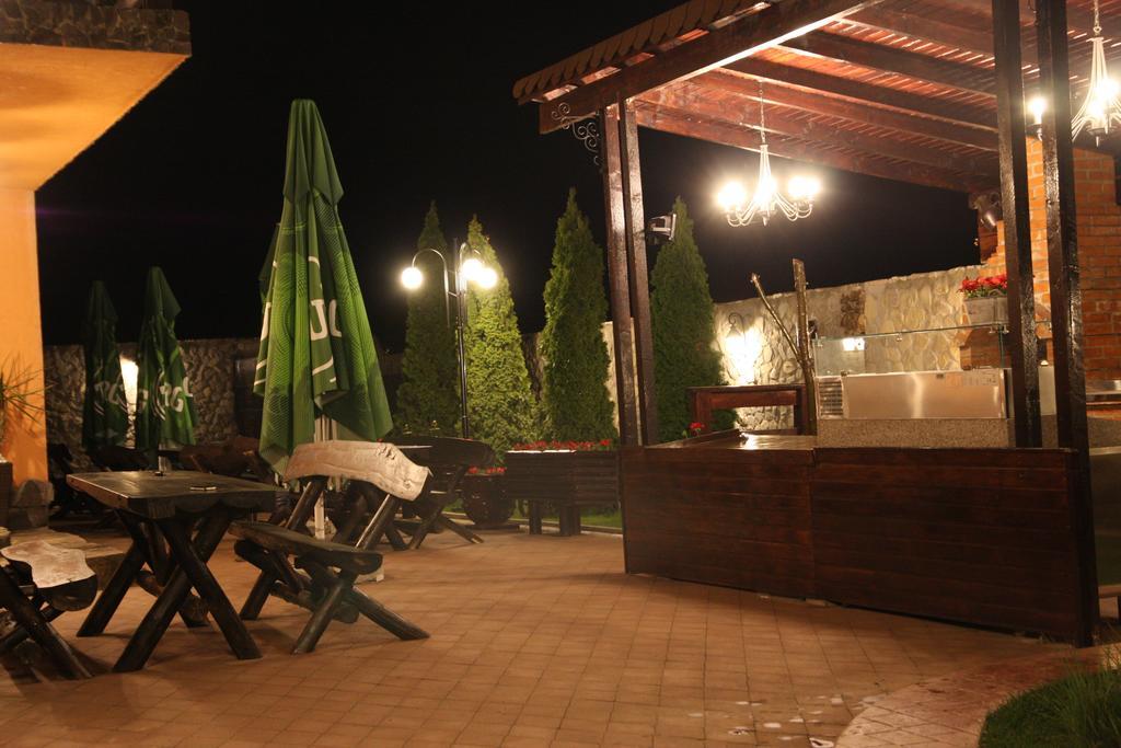 Rixo'S Guesthouse Cîrcea Exterior foto